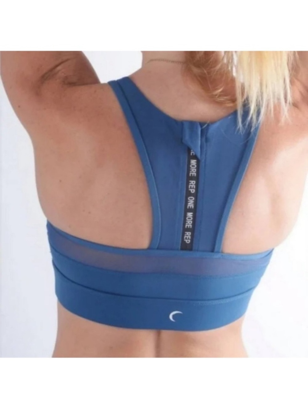 Zyia Active All Star One More Rep Zippered Sports Bra 
Size Medium